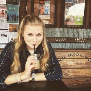 Meet your Posher, Christine